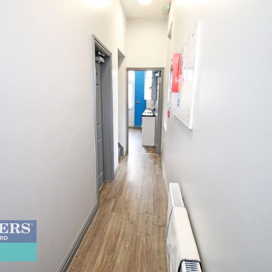 1 bedroom Flat To Let - Photo 1