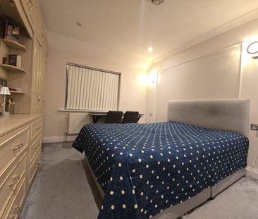 Wimborne Avenue, UB4, Hayes - Photo 3