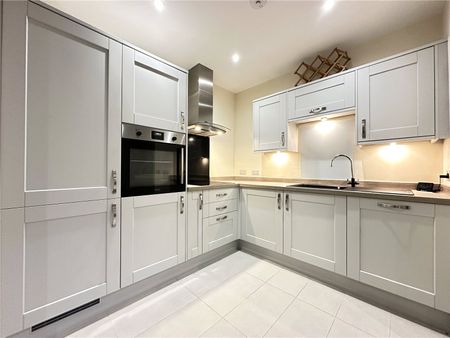 1, Adel Manor Gardens, Leeds, West Yorkshire, LS16 7FP - Photo 4