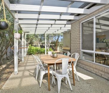 Family Home On The Lake - Photo 3