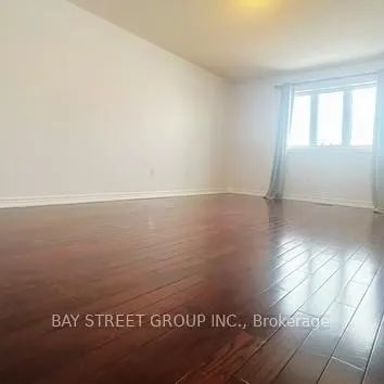 16 SILVERDALE ROAD N - Photo 1