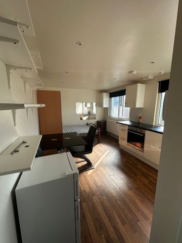 Studio Flat, Church Road, NW4 - Photo 5