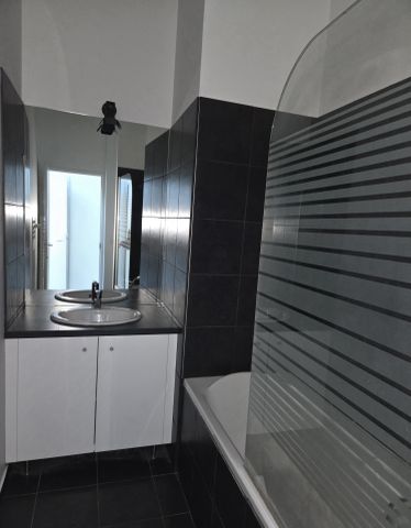 Location Appartement 2 pièces 65m² NANCY 54000 - Photo 4