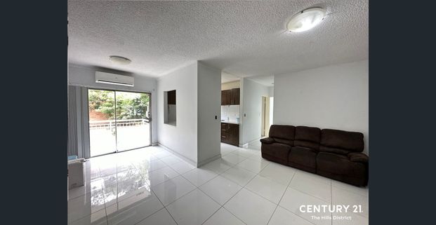 Spacious 2 bedroom unit in Prime Location - Photo 1