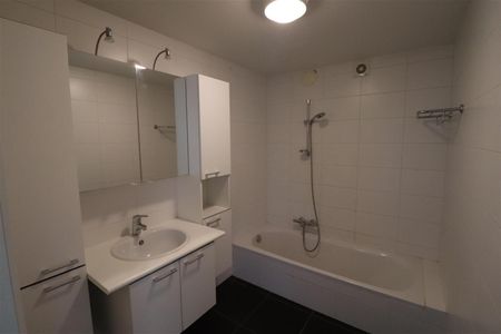 Een appartement op de 1ste verdieping met 2 slaapkamers en terras. - Photo 5