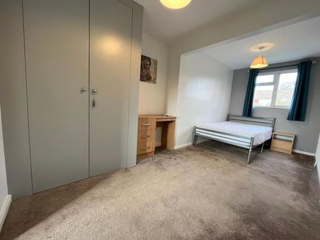 1 bedroom in Viking, Bracknell - Photo 2
