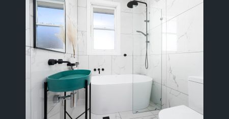 Charming Family Home in Prime North Albury Location - Photo 2