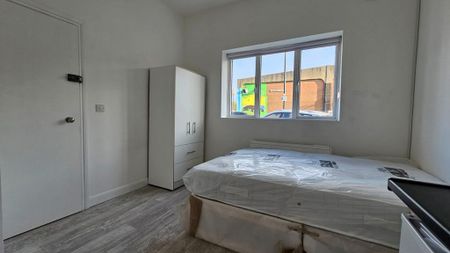 Studio to rent - Photo 3