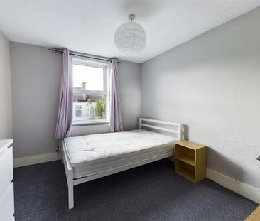 5 bedroom terraced house to rent - Photo 2