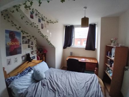 3 Bed - 67 Beechwood Terrace, Burley, Leeds - LS4 2NG - Student - Photo 4