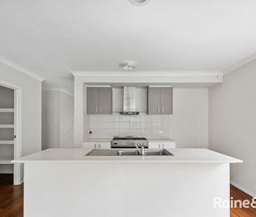 MODERN 4 BEDROOM HOME - Photo 4