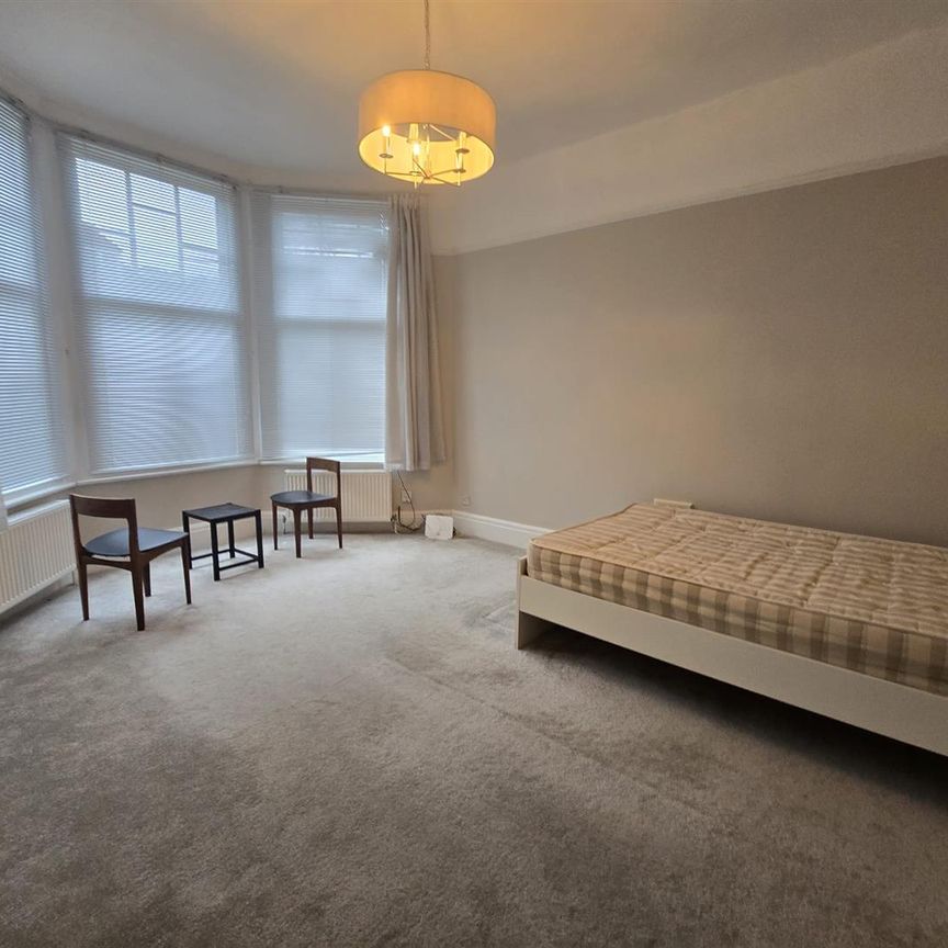 Telford Avenue, London SW2 - Photo 1