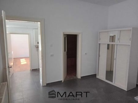 Casă cu potențial uriaș, aproape de Centrul Istoric al Br - Fotografie 2