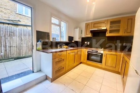 Larger than average ground floor Georgian Conversion - Photo 4