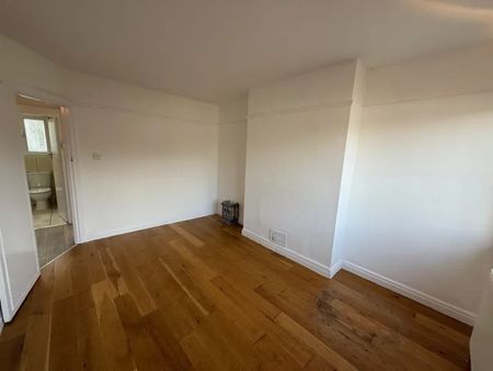 2 Bed Maisonette, Fairfield Drive, HA2 - Photo 3