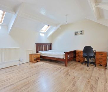 5 bedroom Student Terraced House to rent in Rothbury Terrace, Heato... - Photo 4