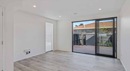 Convenient City-Fringe Living on Perth Street - Photo 2