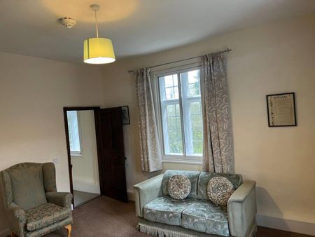 2 bedroom Flat To Let - Photo 3