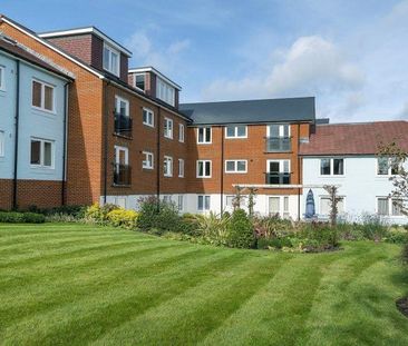 Knights Lodge, Lymington, Hampshire - Photo 6