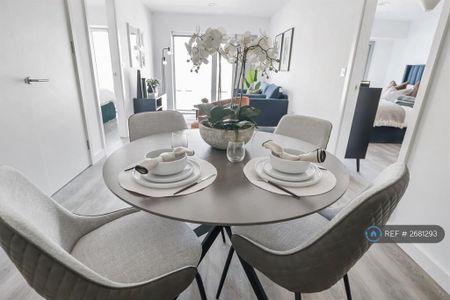 2 bedroom flat to rent - Photo 3