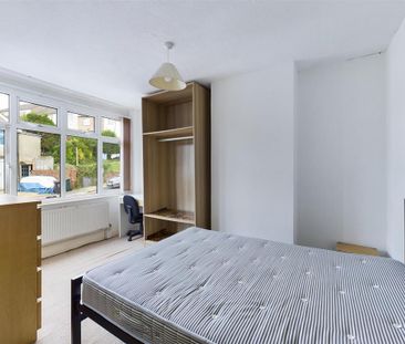 4 bedroom terraced house to rent - Photo 1