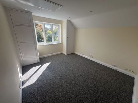 Saunders Lane, Woking - Photo 5