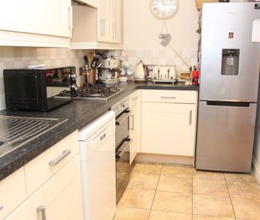 Remus Court, North Hykeham, Lincoln, Lincolnshire, LN6 - Photo 6