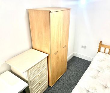 4 bedroom semi-detached house to rent - Photo 1