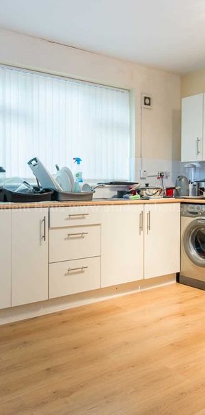 Room in a Shared House, Mildred Street, M7 - Photo 1