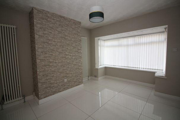 3 Bedroom Mid Terraced House - Photo 1