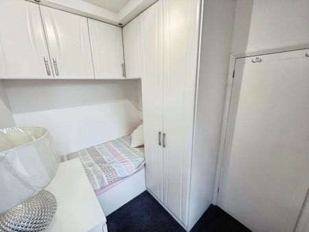 2 bedroom Flat To Let Total Size: 603 SQ FT - Photo 4