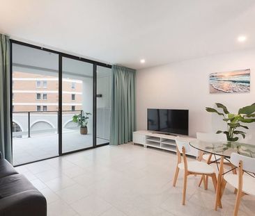 Furnished one bedroom apartment in the heart of Terrigal - Photo 1