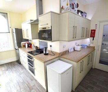 1 bedroom in a house share to rent - Photo 5