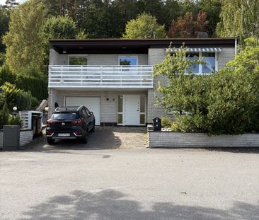 Bronsurnegatan, Västra Frölunda - Photo 2