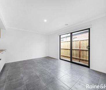 27 Flag Boulevard, Tarneit, VIC 3029 - Photo 4