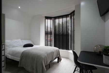 1 bedroom in a house share to rent - Photo 3