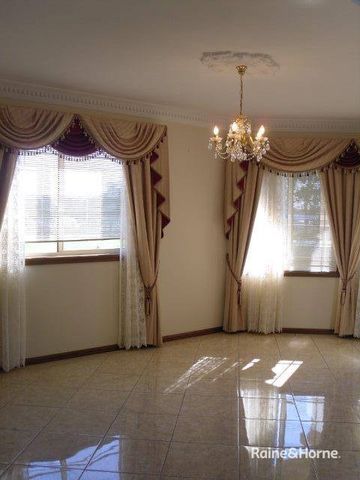 Large Family Home On Acreage - Photo 3