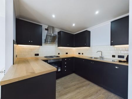 2 bedroom flat to rent - Photo 5