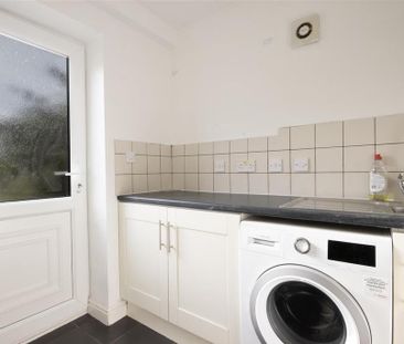 4 bedroom detached house to rent - Photo 1