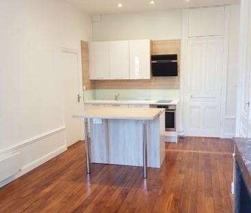 Location Appartement 2 pièces 43m² LYON 3ème - Photo 2