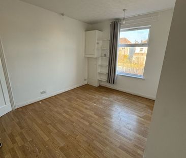 Savoy Road, Brislington - Photo 4