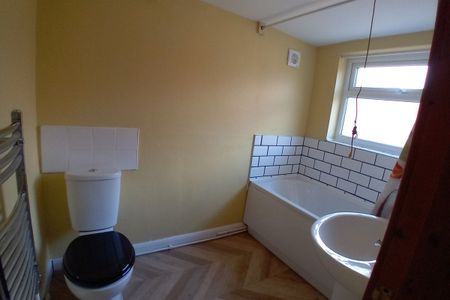 Main Street - Photo 3