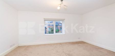 A generous 2 double bedroom property located minutes to Finsbury Park station - Photo 4