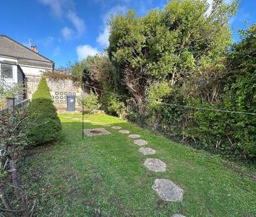 2 bedroom end of terrace house to rent - Photo 5