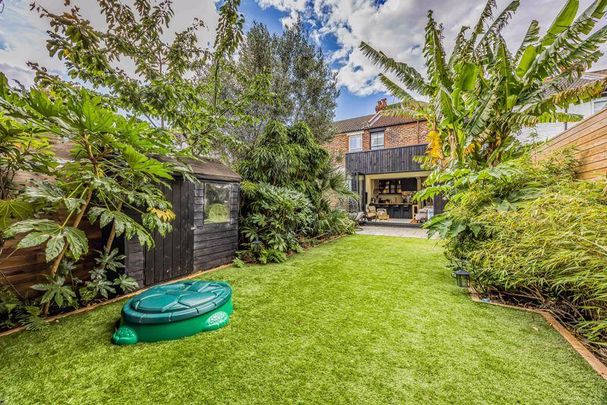 3 bedroom terraced house to rent - Photo 1