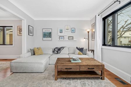 For Lease - 375 Winston Avenue, Carlingwood - Westboro and Area, Ontario - Photo 2