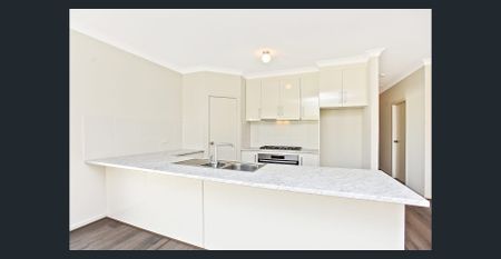 3 bedroom home just a short stroll to the beautiful sandy Christies Beach enjoy and relax!! - Photo 3