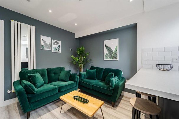 1 bedroom in a house share to rent - Photo 1