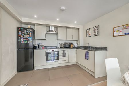 Orchard Road, Richmond, TW9, London - Photo 4