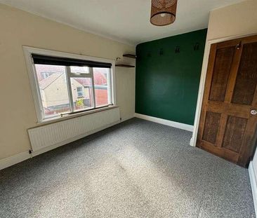 Peasholm Crescent, YO12 - Photo 5